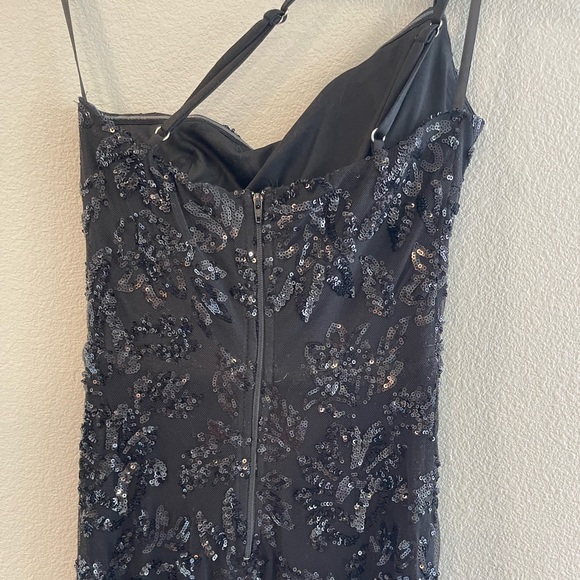 Black Meredith One-Shoulder Sequin Formal Dress - NWOT - Picture 4 of 6